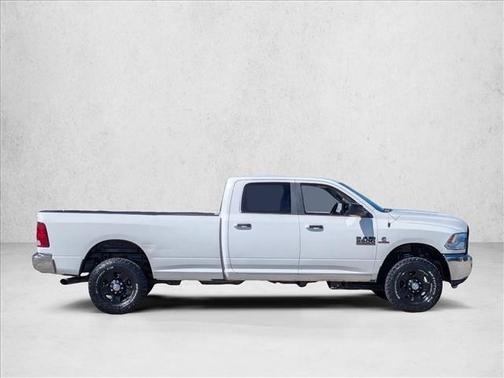2017 RAM 2500 SLT Crew Cab 4x4 8' Box