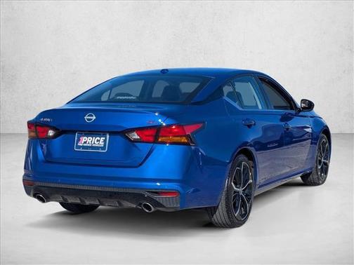 2025 Nissan Altima SR FWD