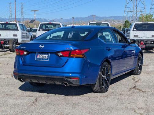 2025 Nissan Altima SR FWD