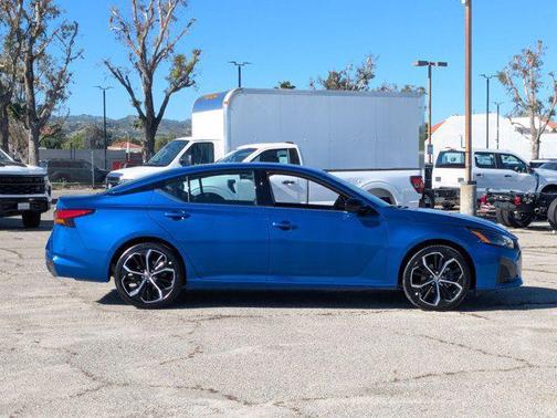 2025 Nissan Altima SR FWD