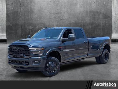 2025 RAM 3500 Limited Crew Cab 4x4 8' Box