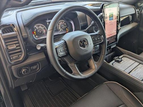 2025 RAM 3500 Limited Crew Cab 4x4 8' Box