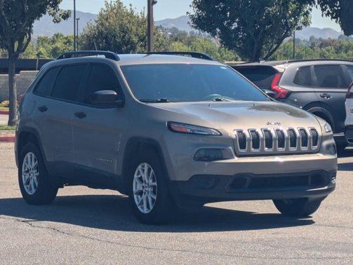 2017 Jeep Cherokee Sport