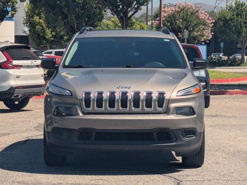 2017 Jeep Cherokee Sport