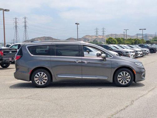2021 Chrysler Pacifica Hybrid Limited