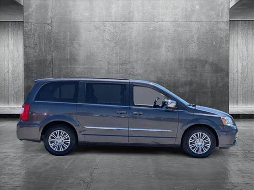 2015 Chrysler Town & Country Touring-L