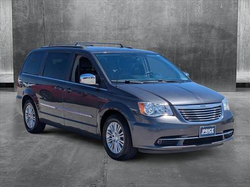 2015 Chrysler Town & Country Touring-L