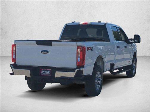 Oxford White 2023 Ford F-350 XLT
