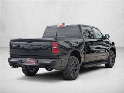 Diamond Black Crystal Pearlcoat 2026 RAM 1500 Express