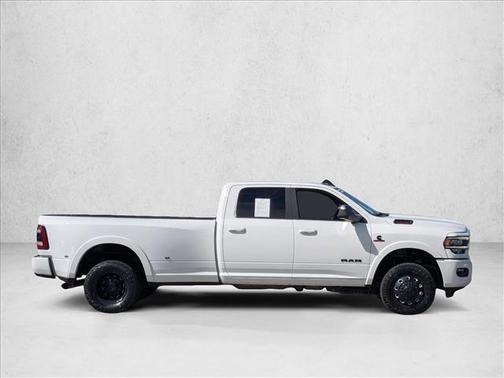2020 RAM 3500 Laramie Crew Cab 4x4 8' Box