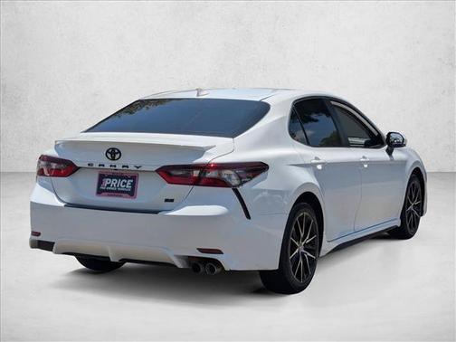 Ice Cap 2024 Toyota Camry SE