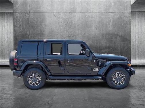2024 Jeep Wrangler 4-Door Sahara 4x4