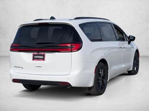 2026 Chrysler Pacifica L