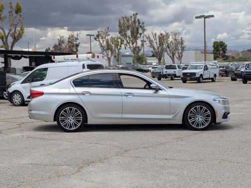 Glacier Silver Metallic 2018 BMW 530 530i