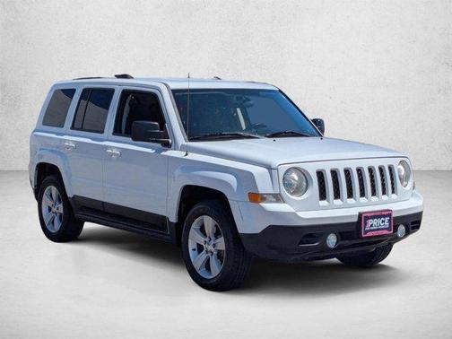 Bright White Clearcoat 2014 Jeep Patriot Latitude