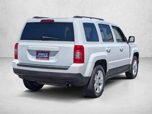 Bright White Clearcoat 2014 Jeep Patriot Latitude