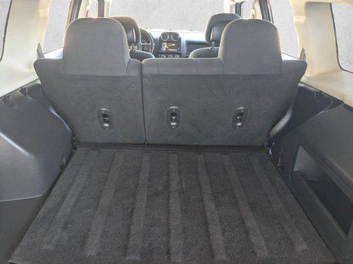Bright White Clearcoat 2014 Jeep Patriot Latitude