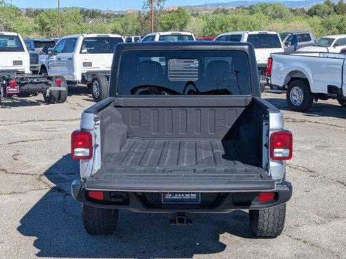 2022 Jeep Gladiator Sport S