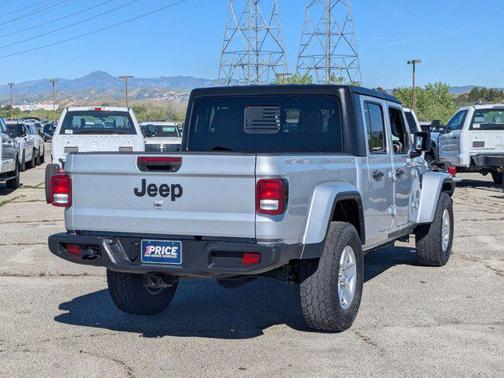 2022 Jeep Gladiator Sport S