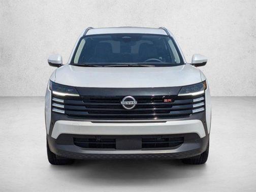 Aspen White Tricoat 2025 Nissan Kicks SR