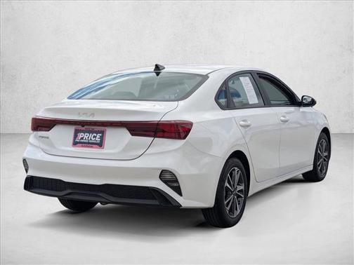 Snow White Pearl 2024 Kia Forte LXS
