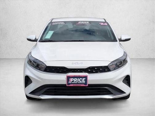 Snow White Pearl 2024 Kia Forte LXS