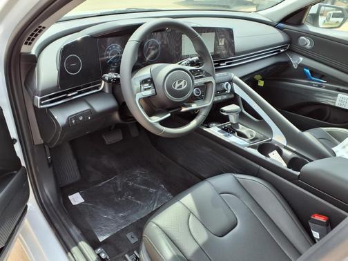 2025 Hyundai ELANTRA HEV Limited