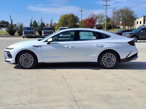 2026 Hyundai SONATA Hybrid Limited