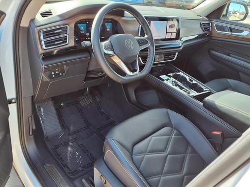 2024 Volkswagen Atlas 2.0T SE
