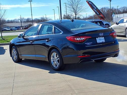 2017 Hyundai SONATA SE