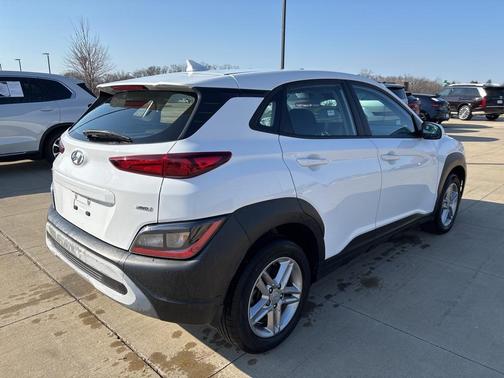 2022 Hyundai KONA SE
