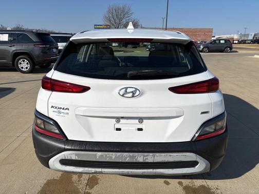 2022 Hyundai KONA SE