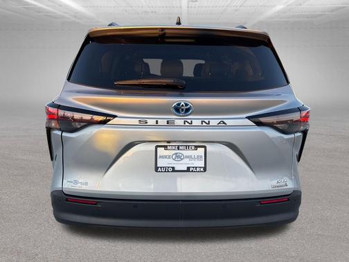 2024 Toyota Sienna XLE