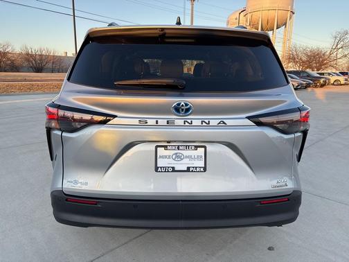 2024 Toyota Sienna XLE
