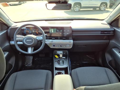 2025 Hyundai KONA SE