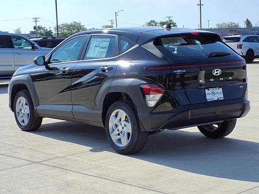 2025 Hyundai KONA SE