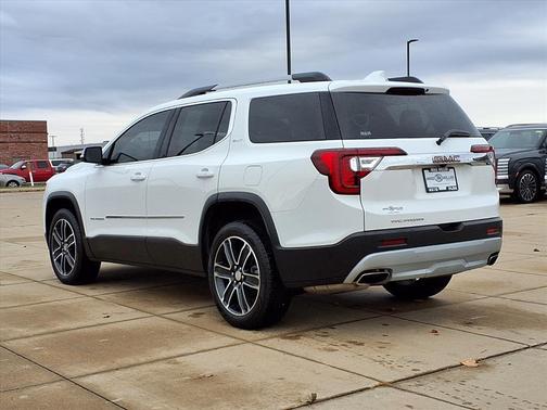 2021 GMC Acadia SLT