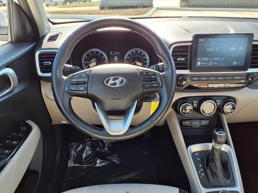 2022 Hyundai VENUE SEL