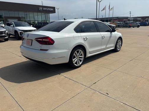 2019 Volkswagen Passat 2.0T Wolfsburg