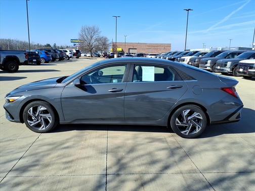 2025 Hyundai ELANTRA Limited