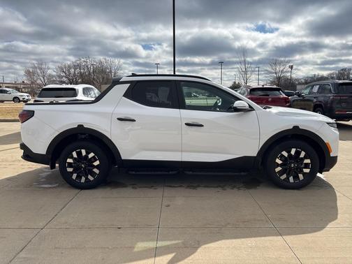 2025 Hyundai SANTA CRUZ SEL Activity