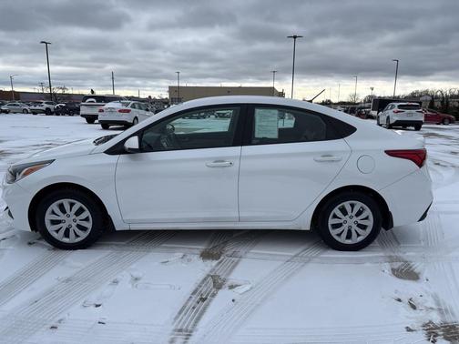2022 Hyundai Accent SE