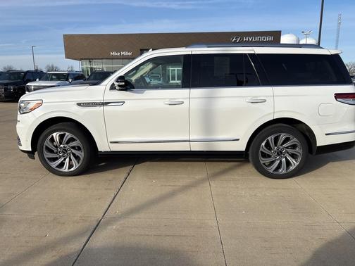 2023 Lincoln Navigator Reserve