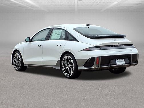 2025 Hyundai IONIQ 6 SEL