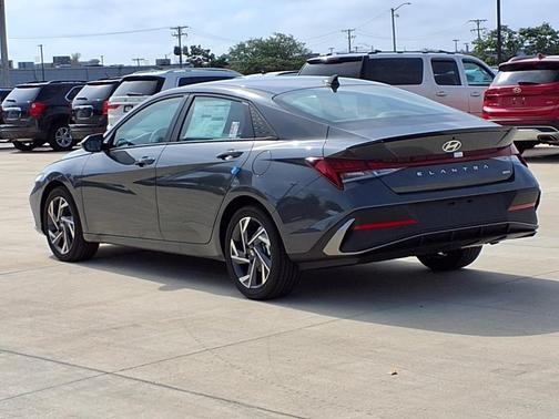 2025 Hyundai ELANTRA HEV SEL Sport
