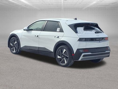 2026 Hyundai IONIQ 5 SE