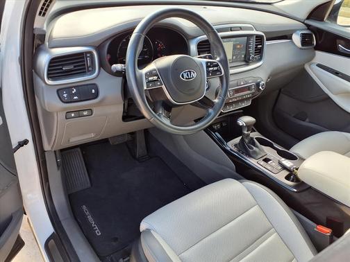 2020 Kia Sorento SX