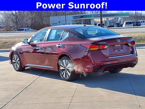 2022 Nissan Altima 2.5 SV