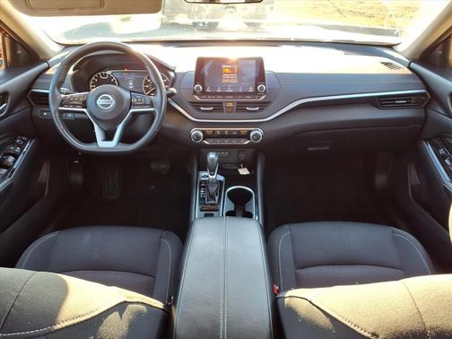 2022 Nissan Altima 2.5 SV