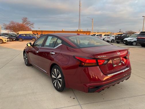 2022 Nissan Altima 2.5 SV